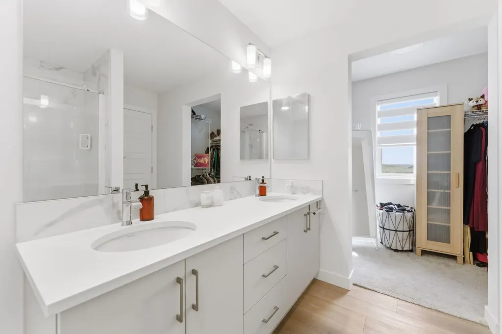 936 Langholm Drive SE Airdrie AB T4A 3R2