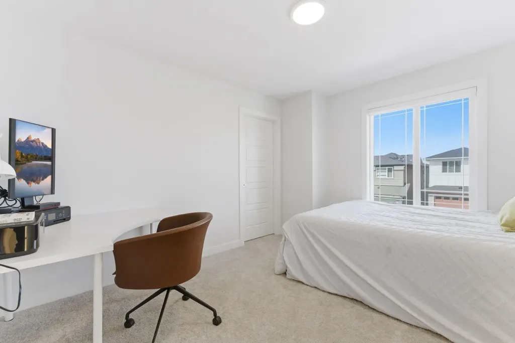 936 Langholm Drive SE Airdrie AB T4A 3R2
