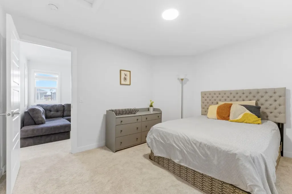 936 Langholm Drive SE Airdrie AB T4A 3R2