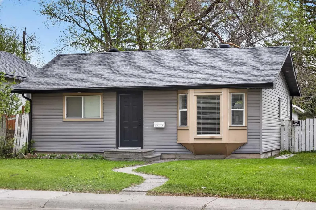 2414 27 Street SE Calgary AB t2b0r2