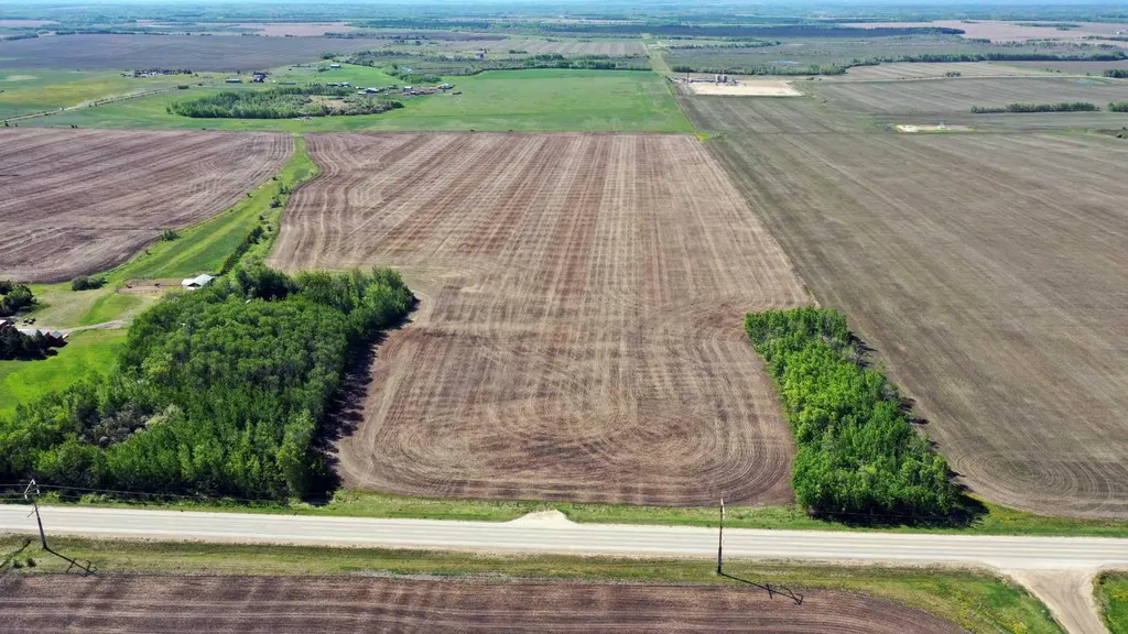 712 Twp Road Dimsdale AB T8W 5A1