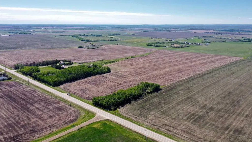 712 Twp Road Dimsdale AB T8W 5A1