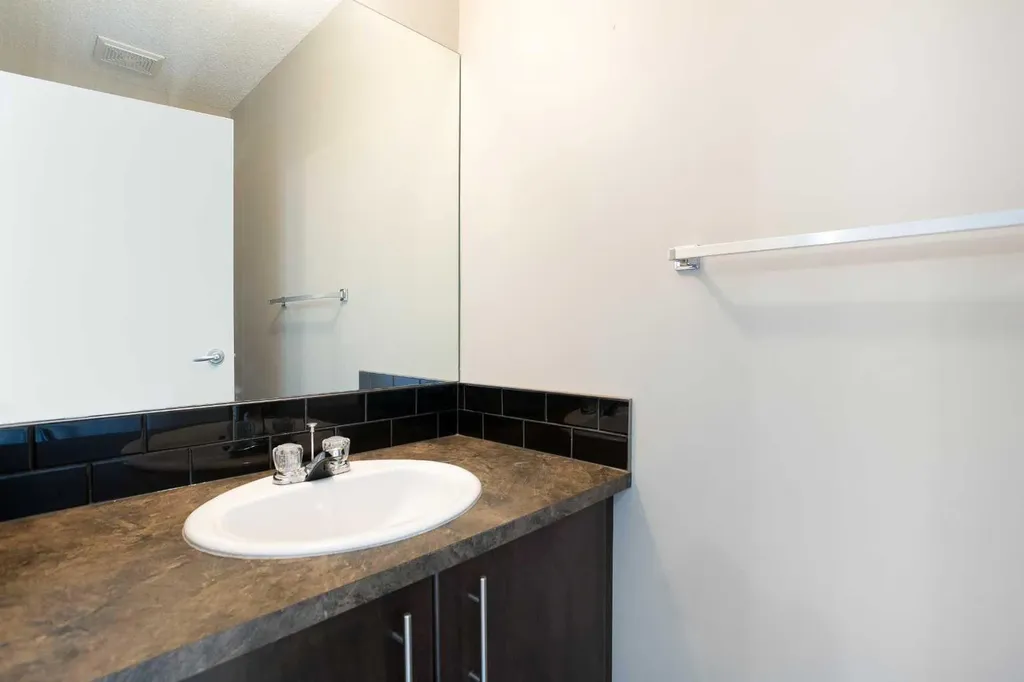 2445 Kingsland Road SE Airdrie AB T4B 0B5