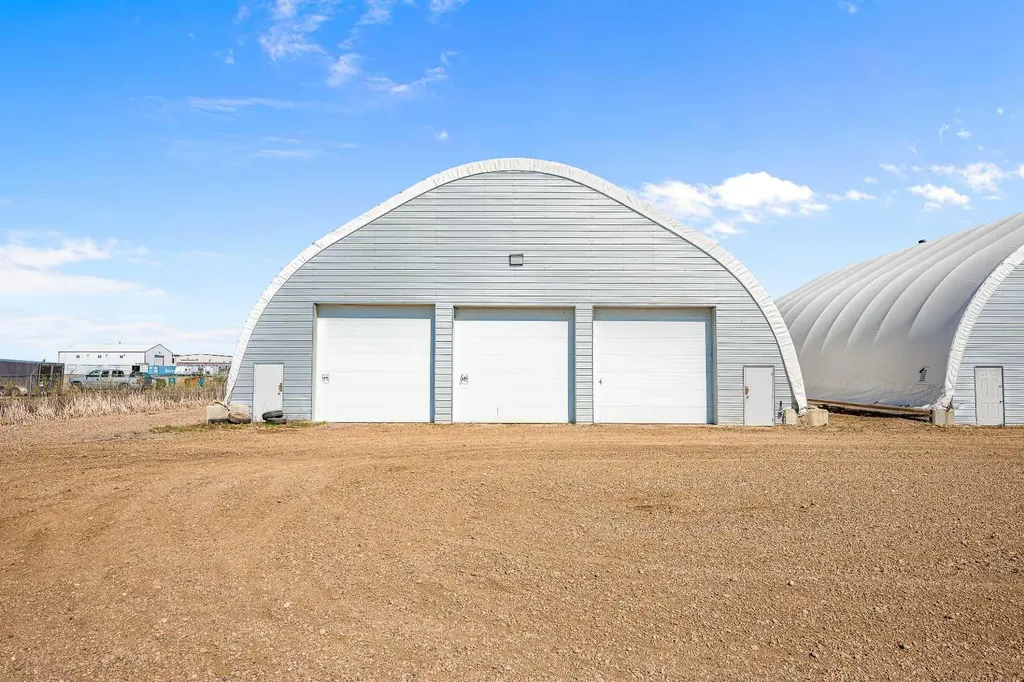 58 Willoughby Street Blackfoot AB T9V 1C7