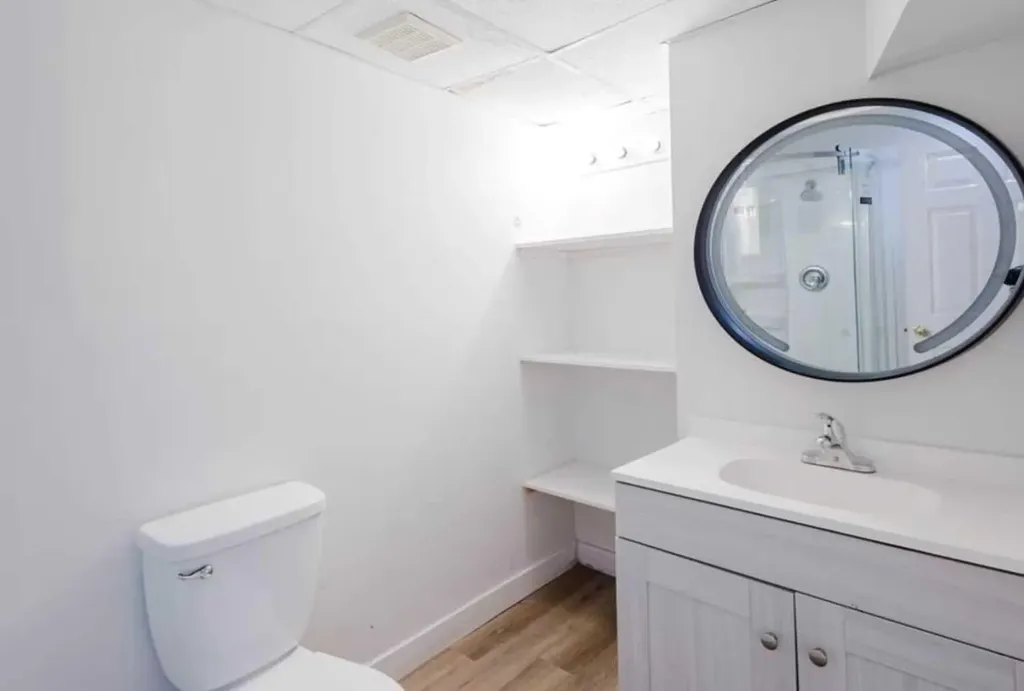 10948 75 Avenue NW Edmonton AB T6G0G9