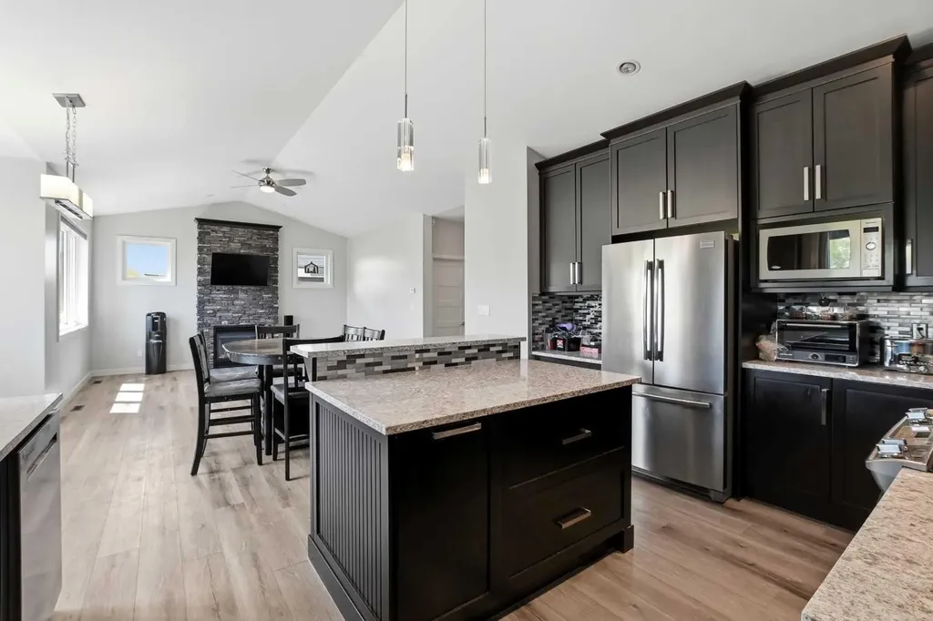 5803 68 Avenue Close Rocky Mountain House AB T4T 1V7