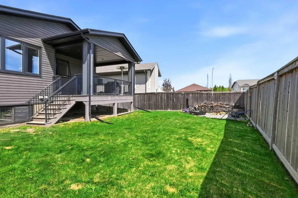 5803 68 Avenue Close Rocky Mountain House AB T4T 1V7