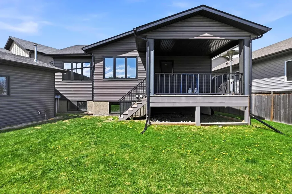 5803 68 Avenue Close Rocky Mountain House AB T4T 1V7