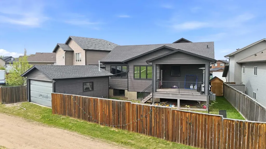 5803 68 Avenue Close Rocky Mountain House AB T4T 1V7