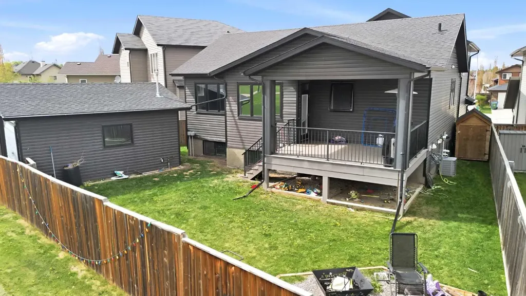 5803 68 Avenue Close Rocky Mountain House AB T4T 1V7