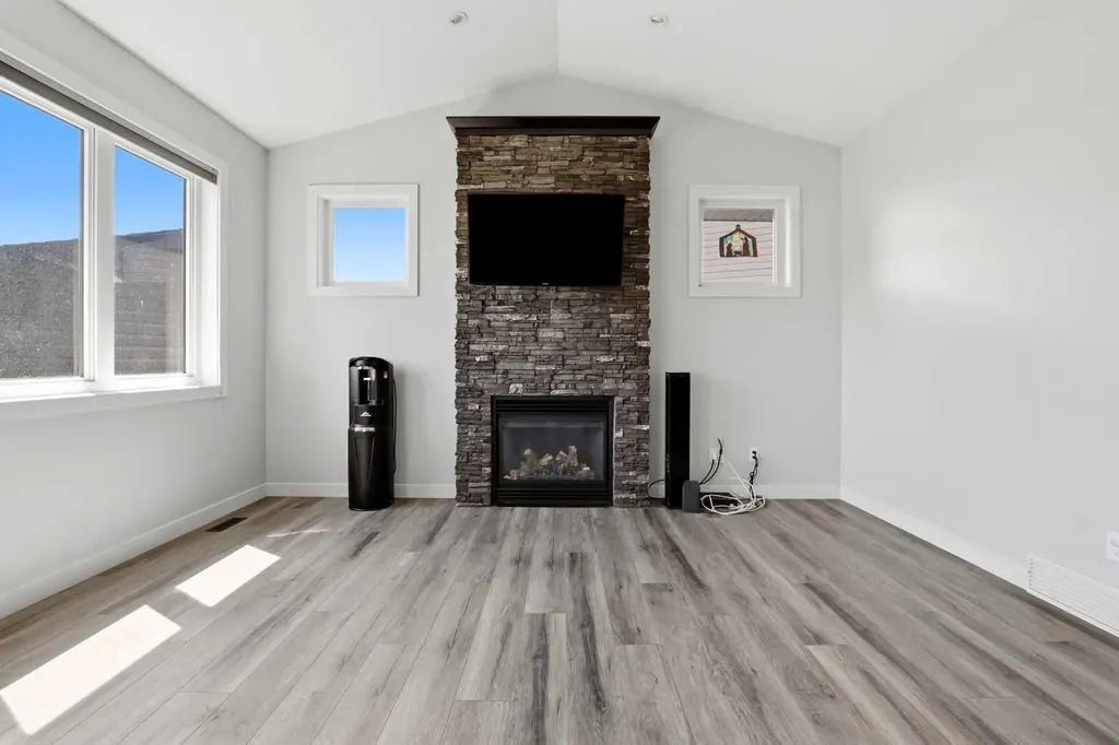 5803 68 Avenue Close Rocky Mountain House AB T4T 1V7