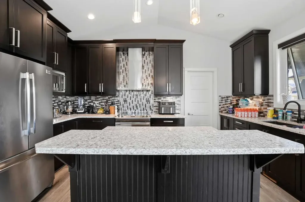 5803 68 Avenue Close Rocky Mountain House AB T4T 1V7