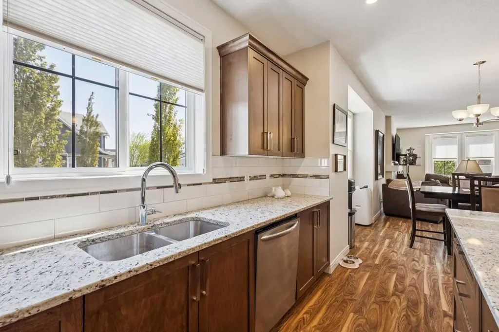 102 Cooperswood Place SW Airdrie AB T4B 3T6