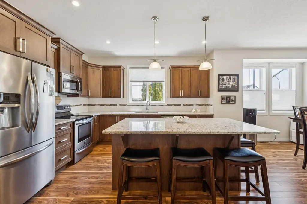 102 Cooperswood Place SW Airdrie AB T4B 3T6