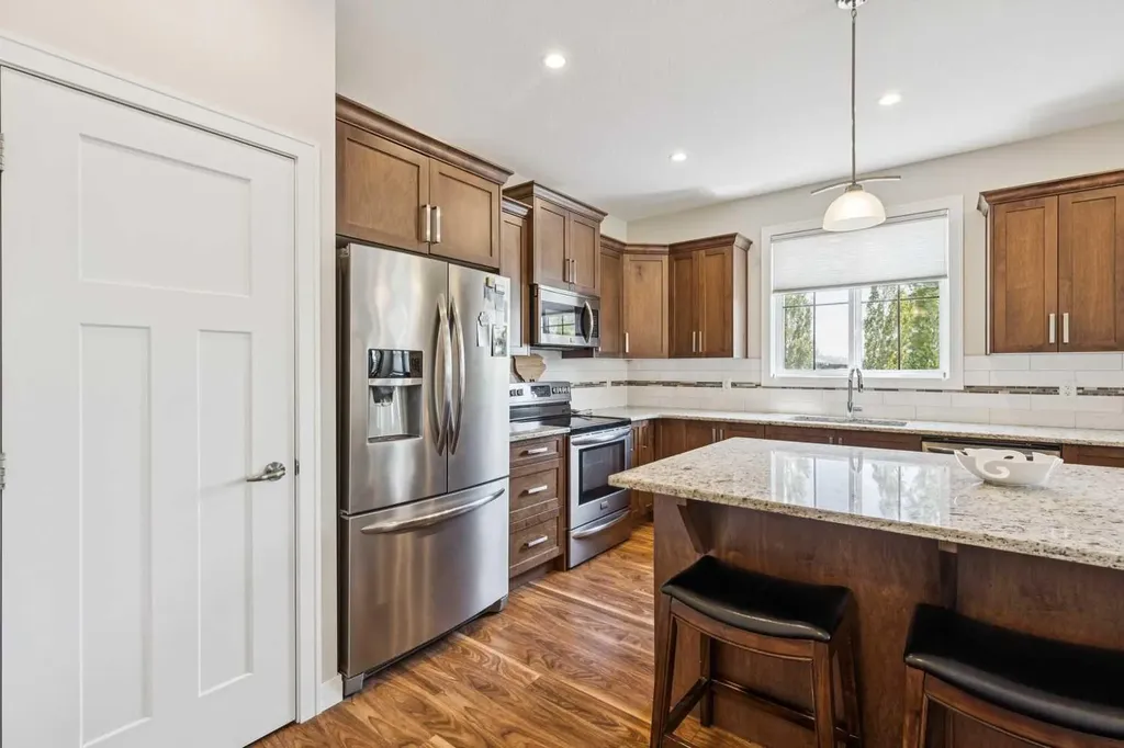 102 Cooperswood Place SW Airdrie AB T4B 3T6