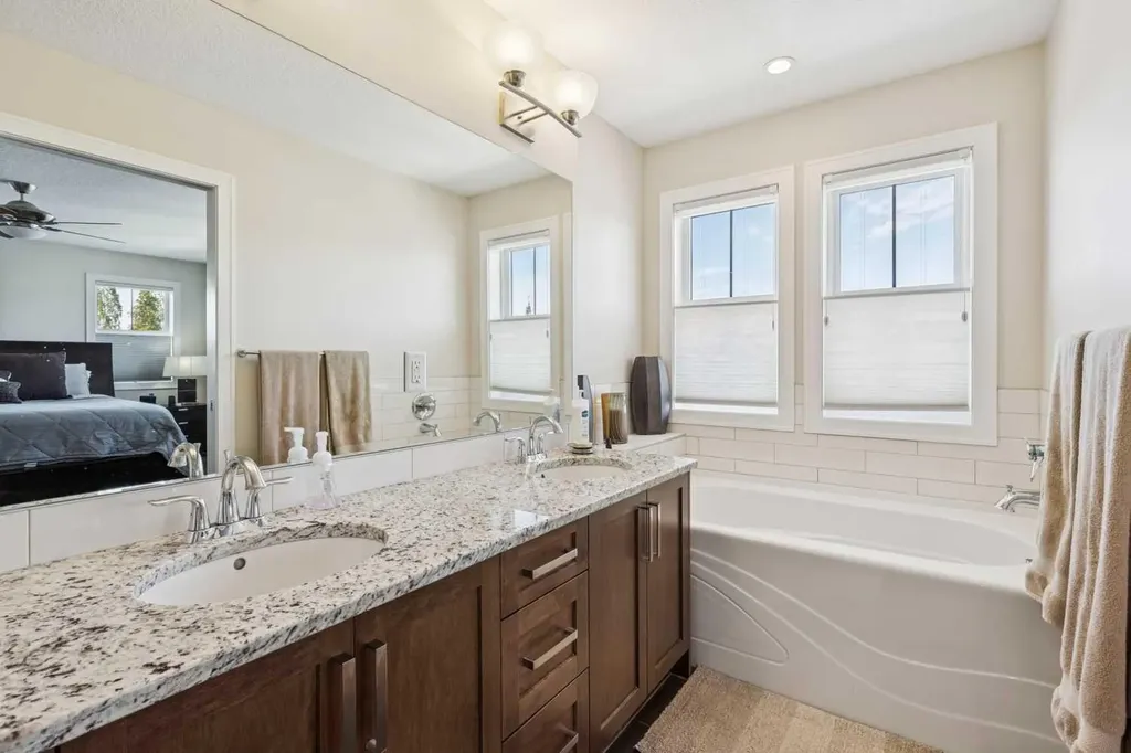 102 Cooperswood Place SW Airdrie AB T4B 3T6