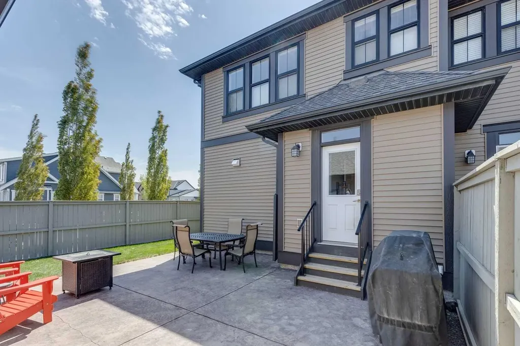 102 Cooperswood Place SW Airdrie AB T4B 3T6