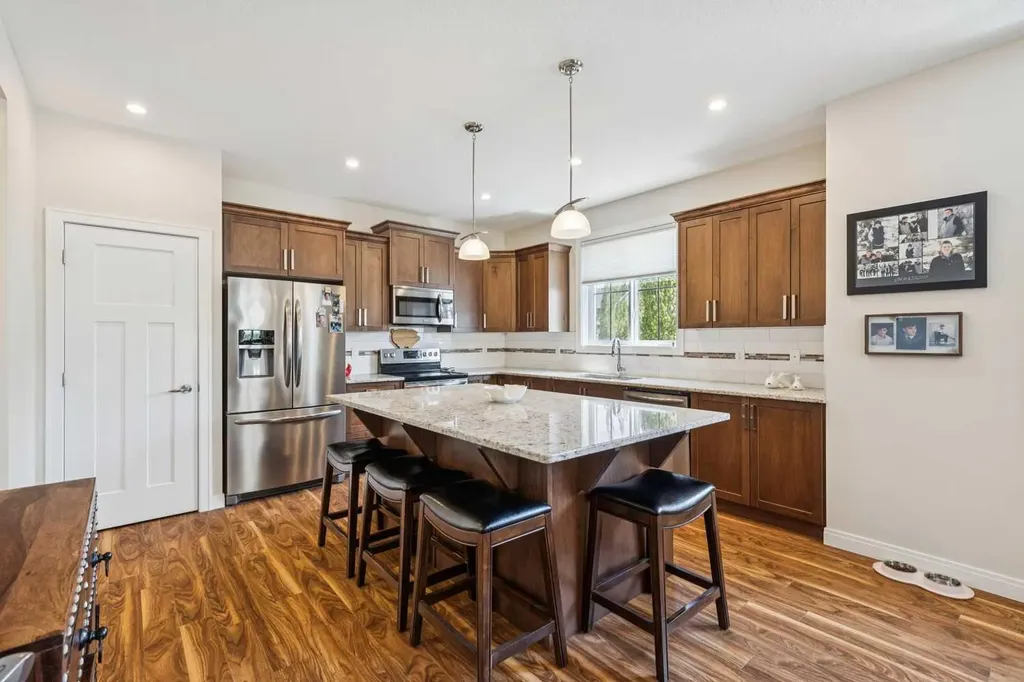 102 Cooperswood Place SW Airdrie AB T4B 3T6