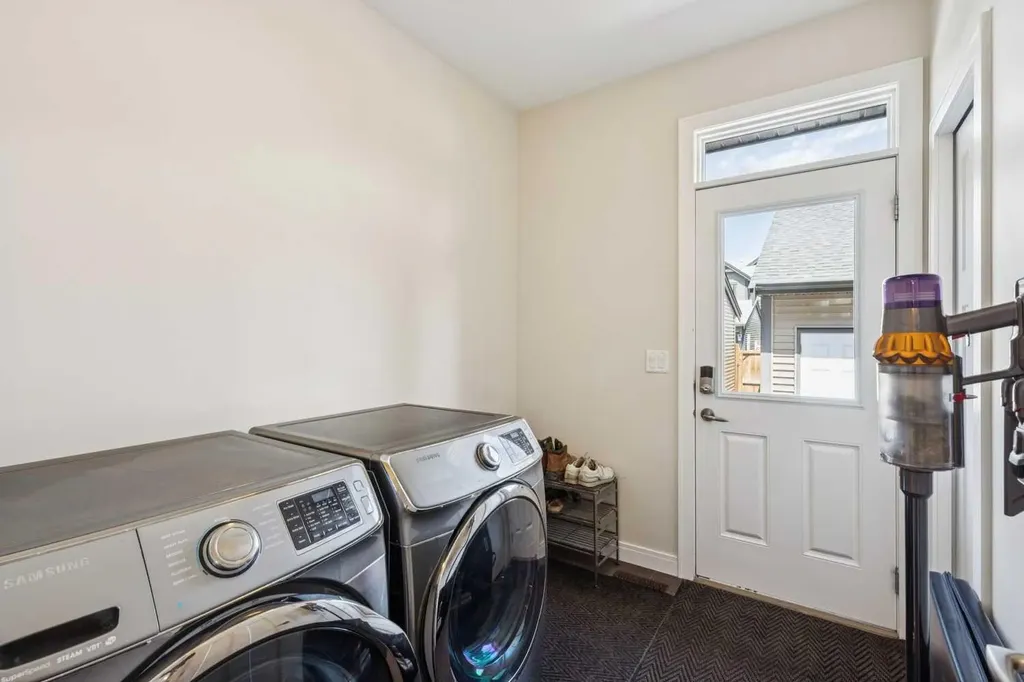 102 Cooperswood Place SW Airdrie AB T4B 3T6