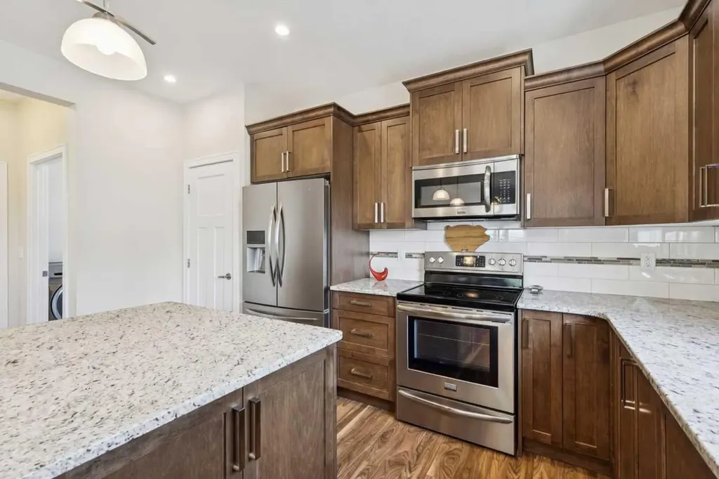 102 Cooperswood Place SW Airdrie AB T4B 3T6