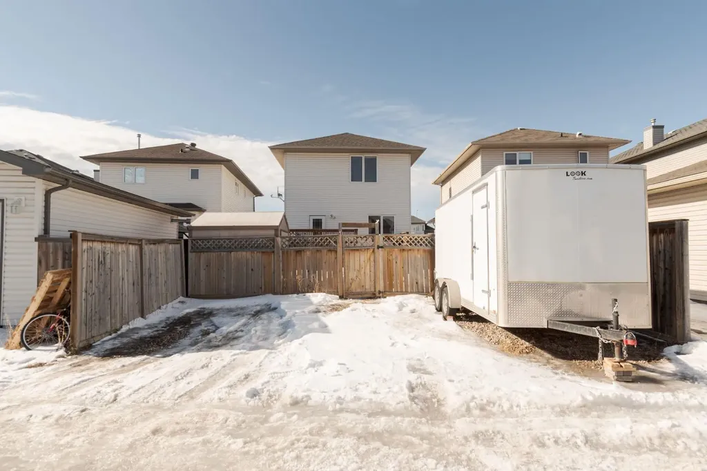 128 Coyote Crescent Fort Mcmurray AB T9K 0C7