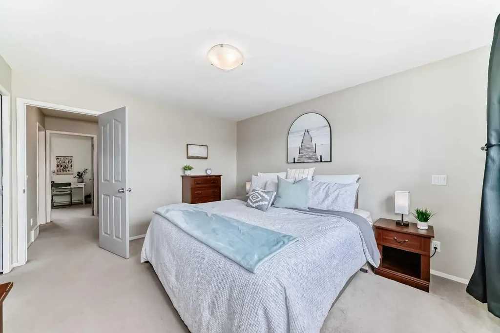 208 Stonegate Crescent NW Airdrie AB T4B 2V3