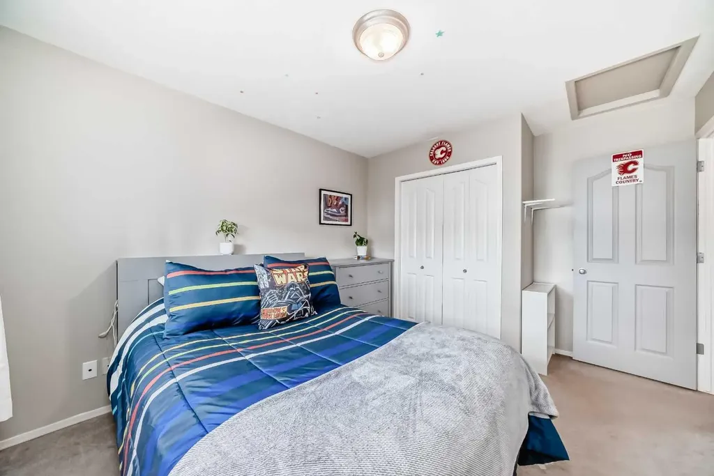 208 Stonegate Crescent NW Airdrie AB T4B 2V3
