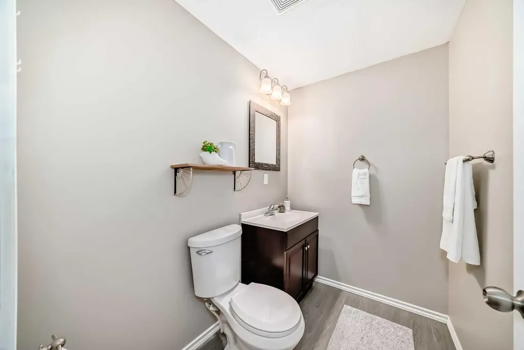 208 Stonegate Crescent NW Airdrie AB T4B 2V3