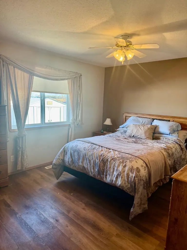 12 Clearwater Crescent Wetaskiwin AB T0A 2C1