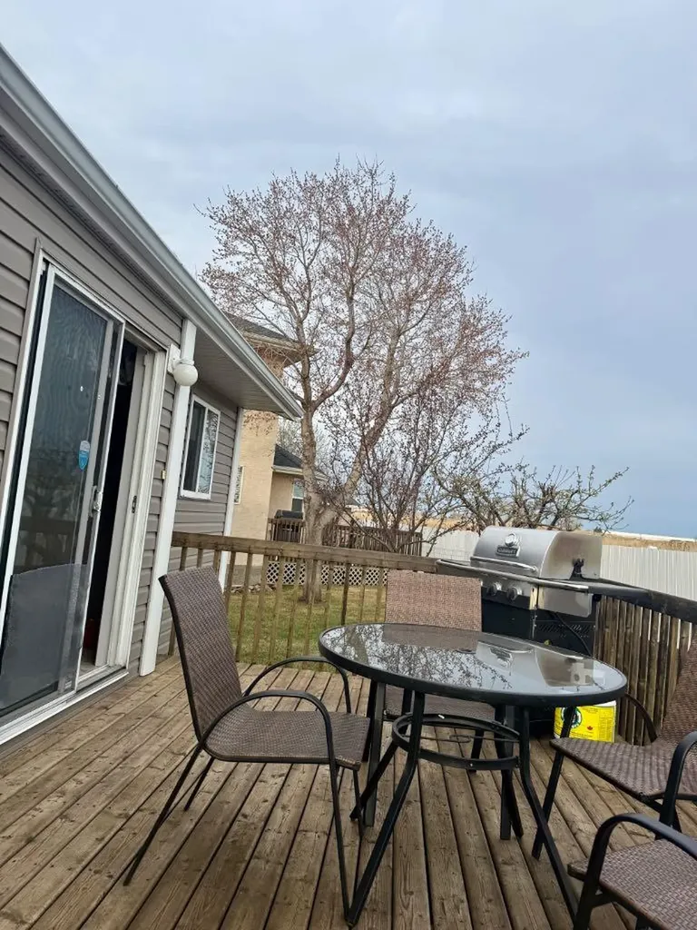 12 Clearwater Crescent Wetaskiwin AB T0A 2C1
