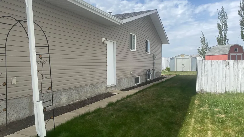 12 Clearwater Crescent Wetaskiwin AB T0A 2C1