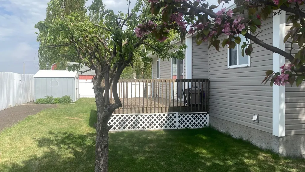12 Clearwater Crescent Wetaskiwin AB T0A 2C1