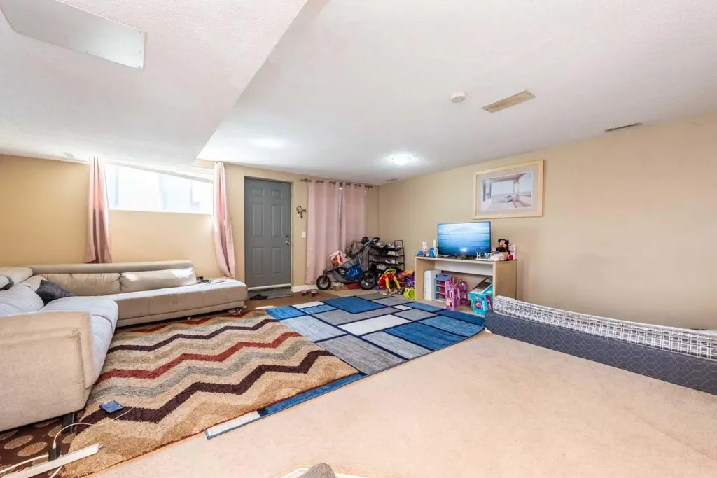 45 Martin Crossing Crescent NE Calgary AB T3J 3S8