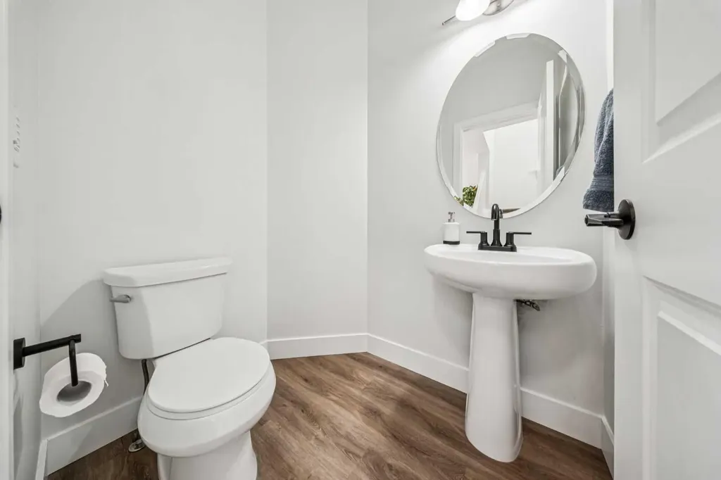 54 Elgin Meadows Green SE Calgary AB T2Z 0L9