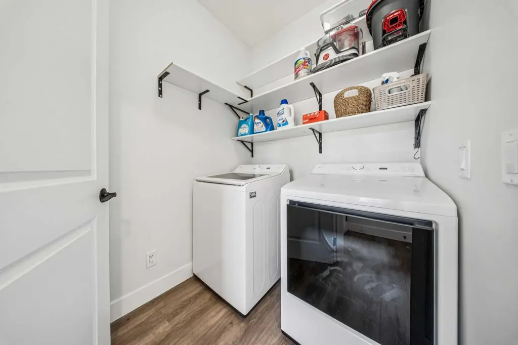 54 Elgin Meadows Green SE Calgary AB T2Z 0L9