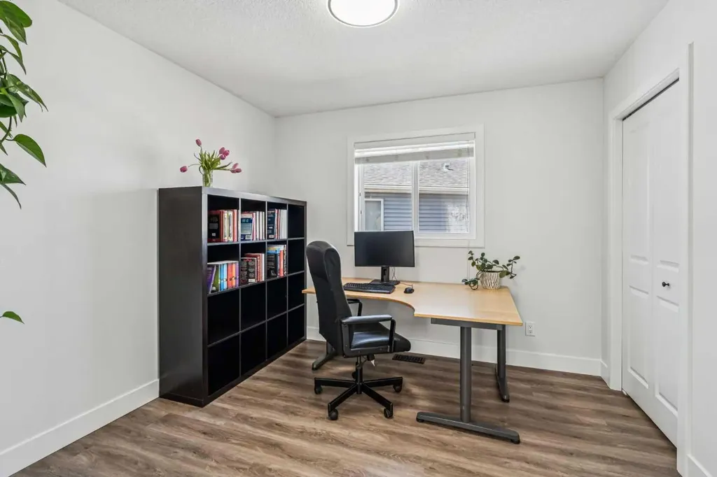 54 Elgin Meadows Green SE Calgary AB T2Z 0L9