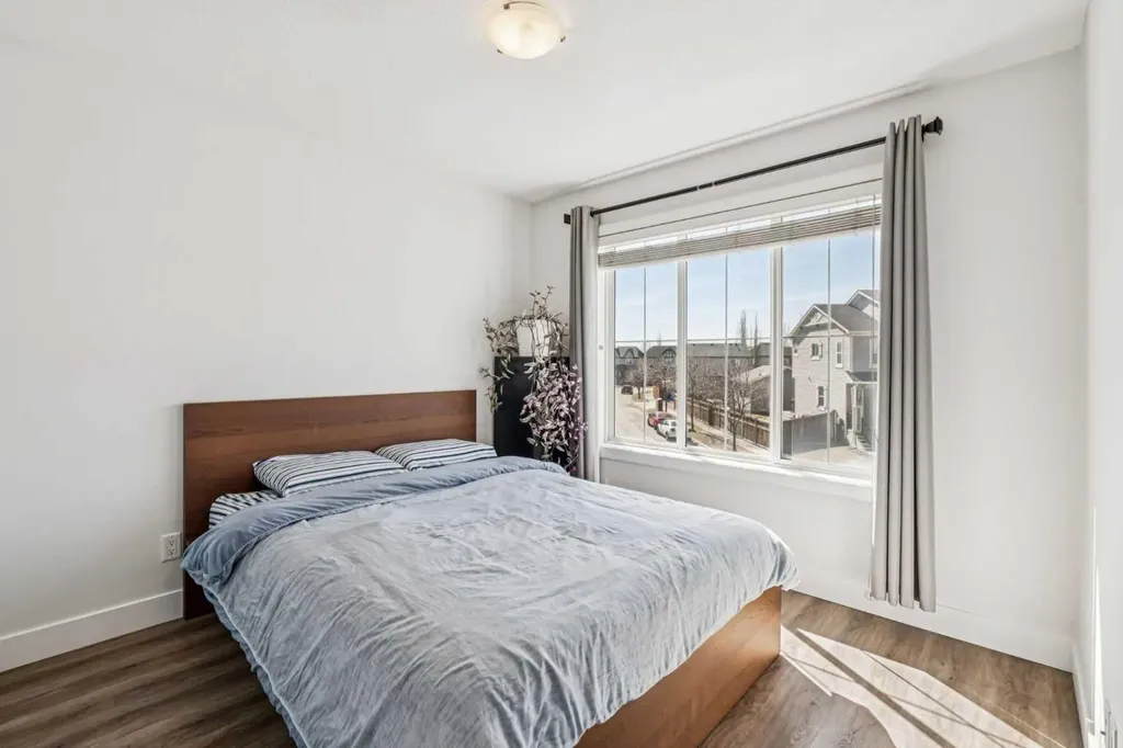 54 Elgin Meadows Green SE Calgary AB T2Z 0L9