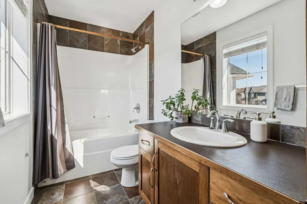 54 Elgin Meadows Green SE Calgary AB T2Z 0L9
