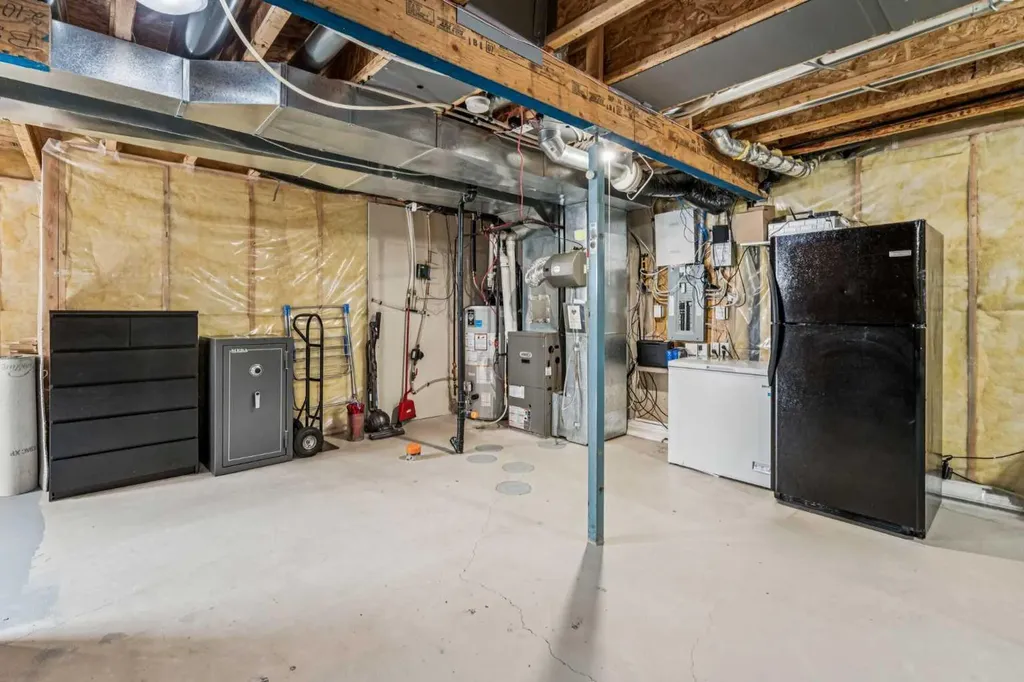 54 Elgin Meadows Green SE Calgary AB T2Z 0L9