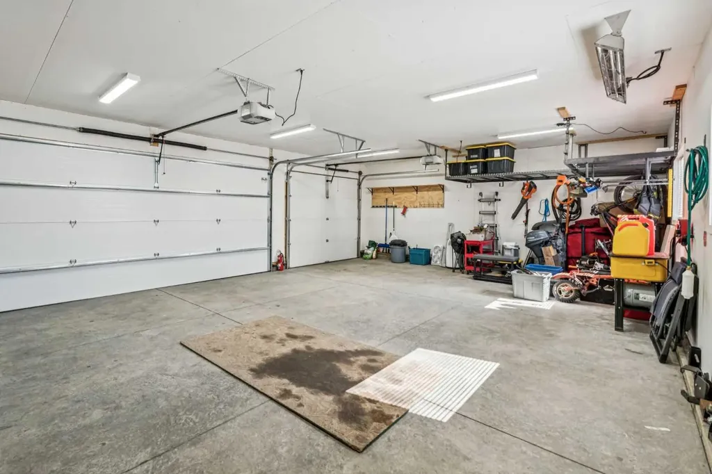 54 Elgin Meadows Green SE Calgary AB T2Z 0L9