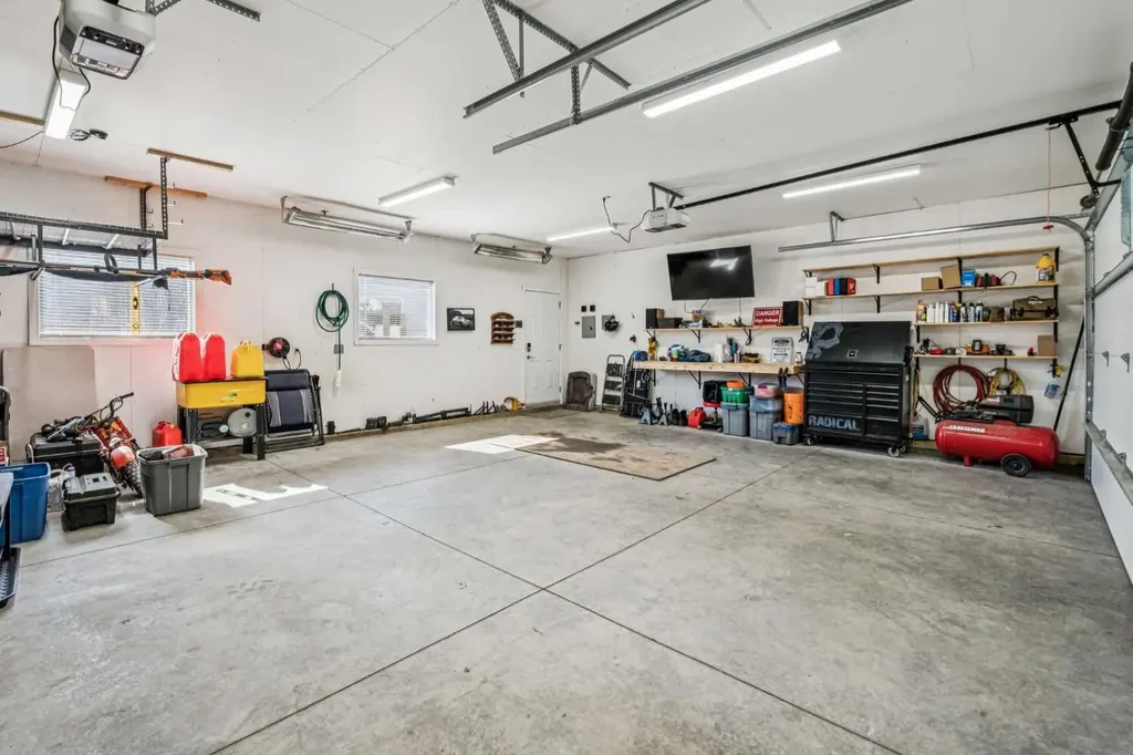 54 Elgin Meadows Green SE Calgary AB T2Z 0L9