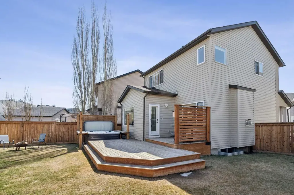 54 Elgin Meadows Green SE Calgary AB T2Z 0L9
