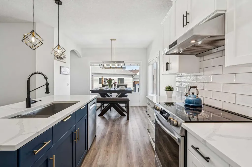 54 Elgin Meadows Green SE Calgary AB T2Z 0L9