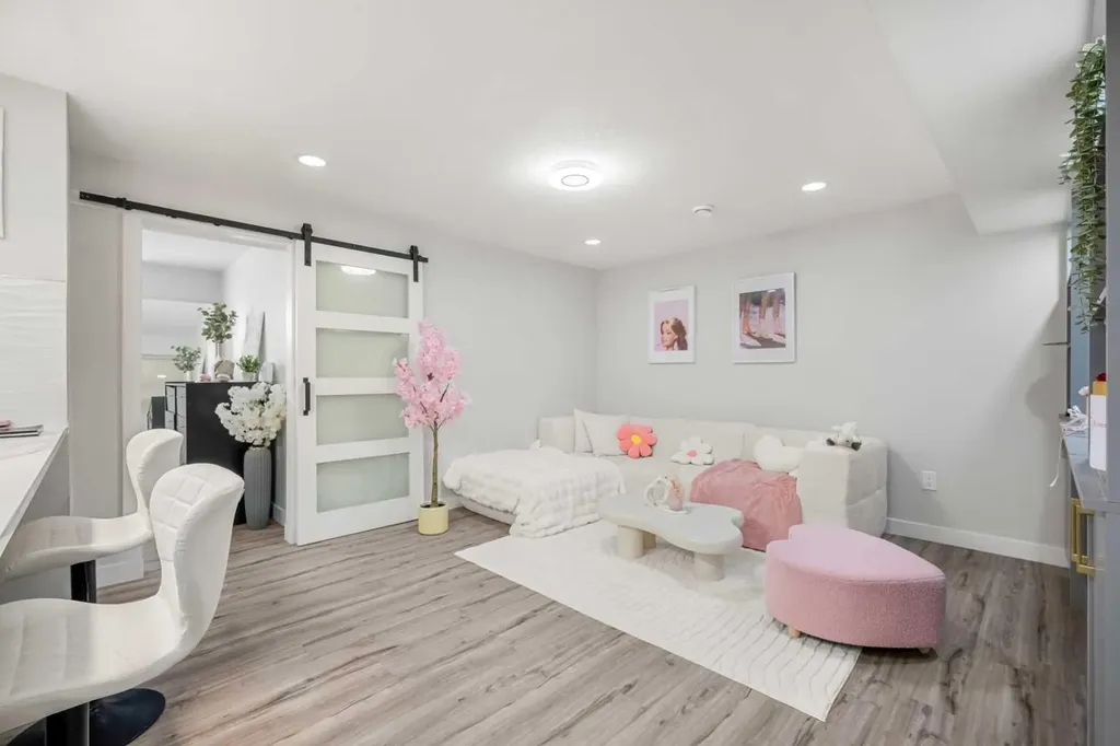 353 Seton Villas SE Calgary AB T3M 3J9