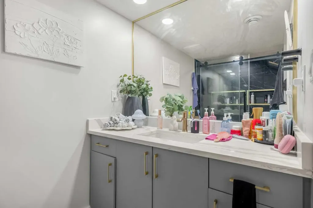353 Seton Villas SE Calgary AB T3M 3J9