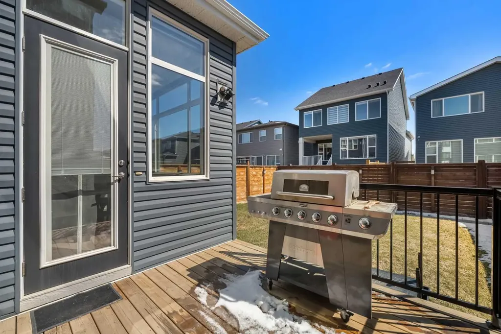 353 Seton Villas SE Calgary AB T3M 3J9