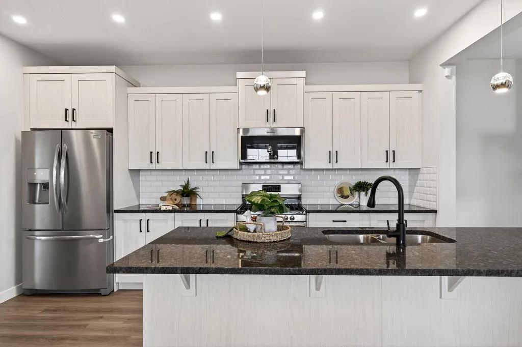 401 South Point Glen SW Airdrie AB T4B 4L1