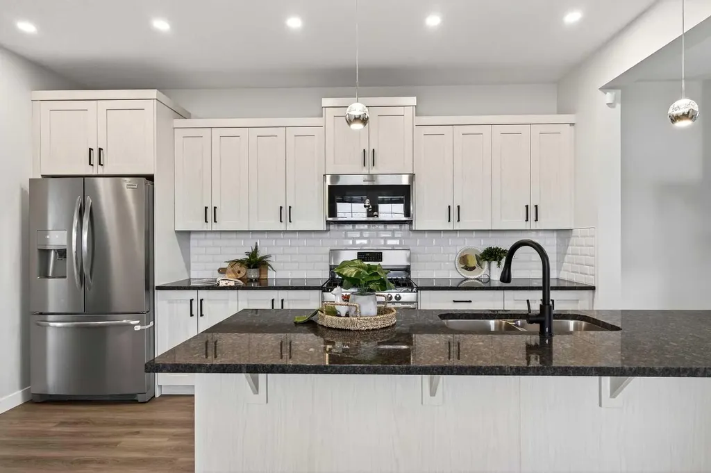 401 South Point Glen SW Airdrie AB T4B 4L1