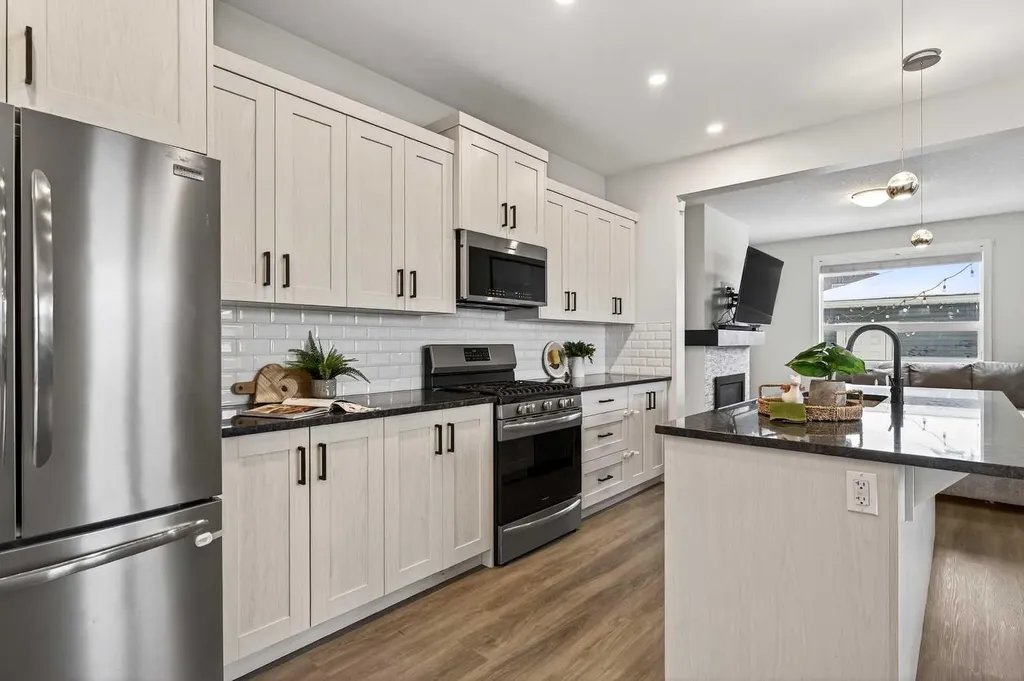 401 South Point Glen SW Airdrie AB T4B 4L1