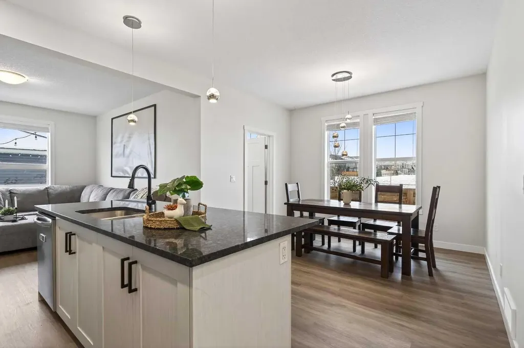 401 South Point Glen SW Airdrie AB T4B 4L1
